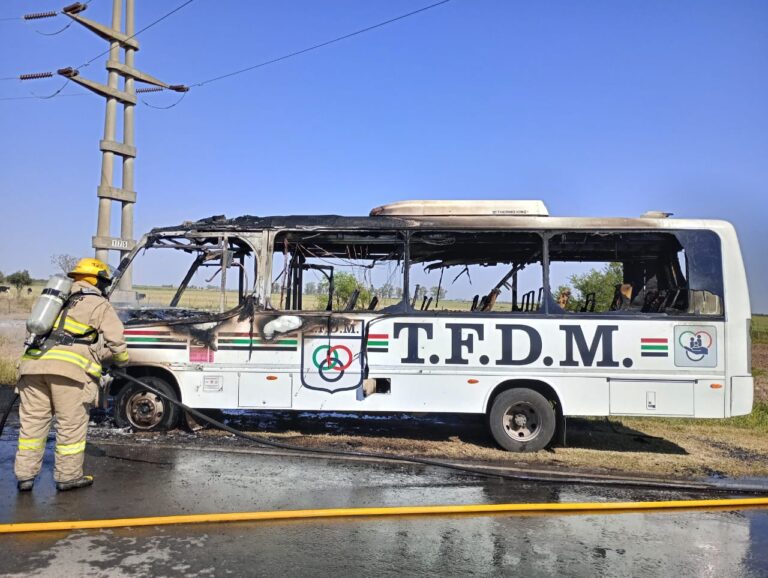 Freyre: Se incendió un colectivo