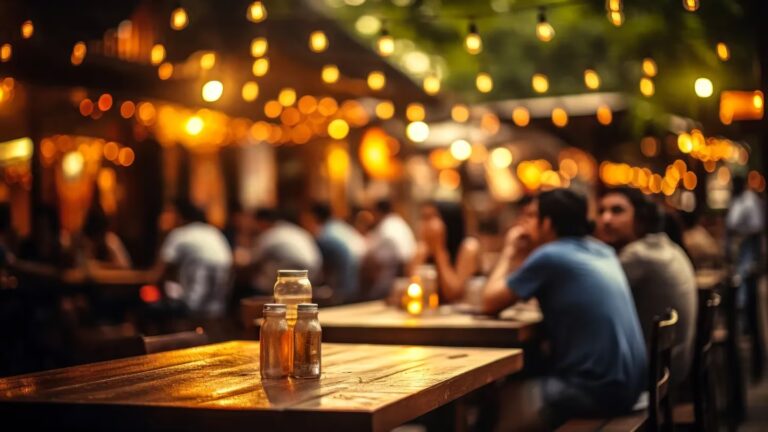 Un joven denunció que trabajaba 16 horas al día por 300 euros al mes en un bar
