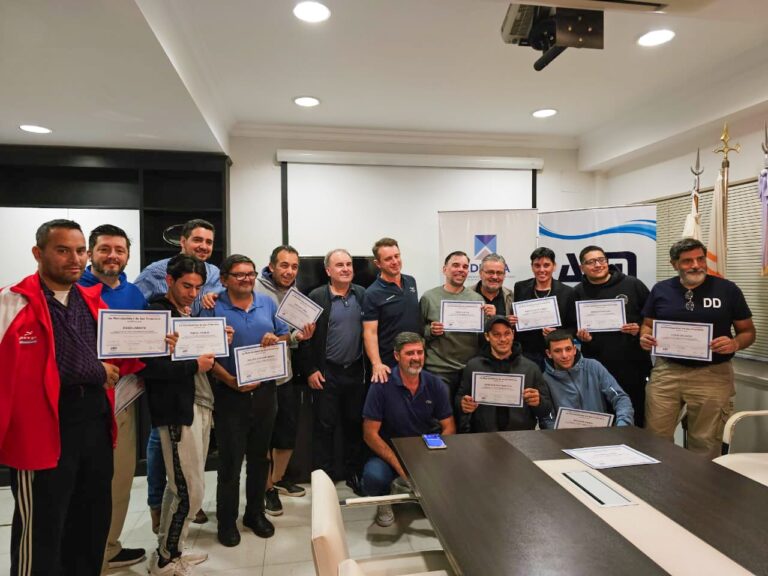 Entregaron certificados de curso de bobinador de motores eléctricos