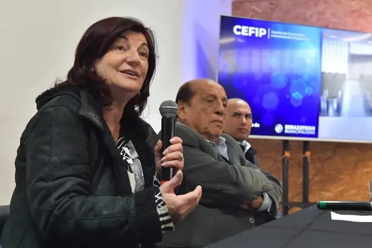 Reducción de la jornada laboral: el oficialismo busca avanzar la próxima semana