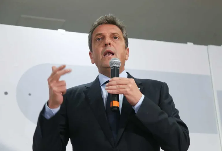 Combustibles: Massa dijo que se normaliza el abastecimiento y advirtió sobre especulación