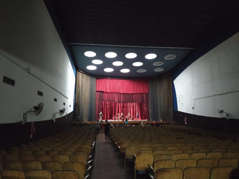 Día Nacional del Teatro: Un viaje al pasado del Teatro Mayo