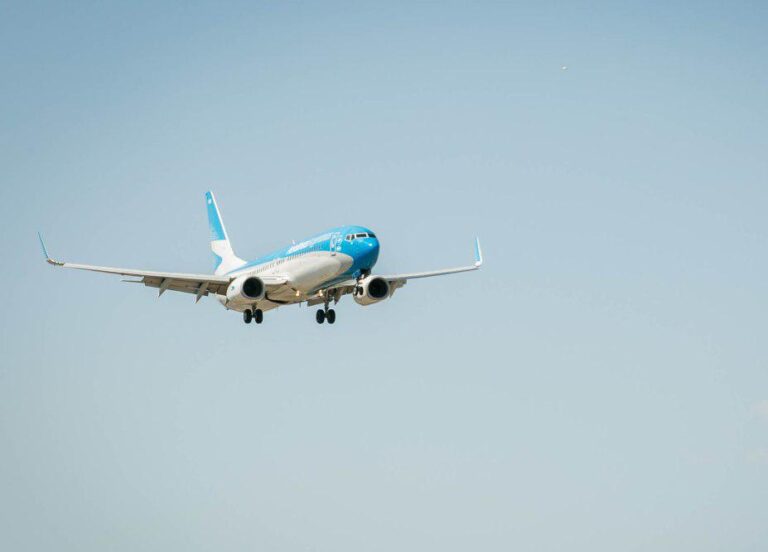Avión de Aerolíneas debió aterrizar de emergencia en el Aeropuerto Córdoba