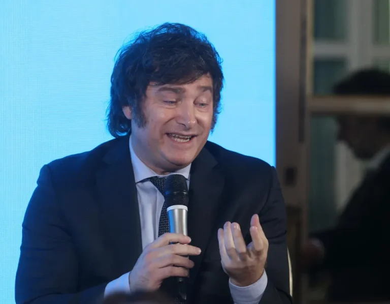 Milei reiteró ante empresarios que rompería con China y Brasil