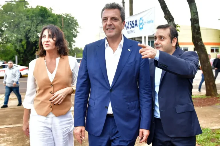 Natalia de la Sota acompañó a Sergio Massa en su visita a Misiones