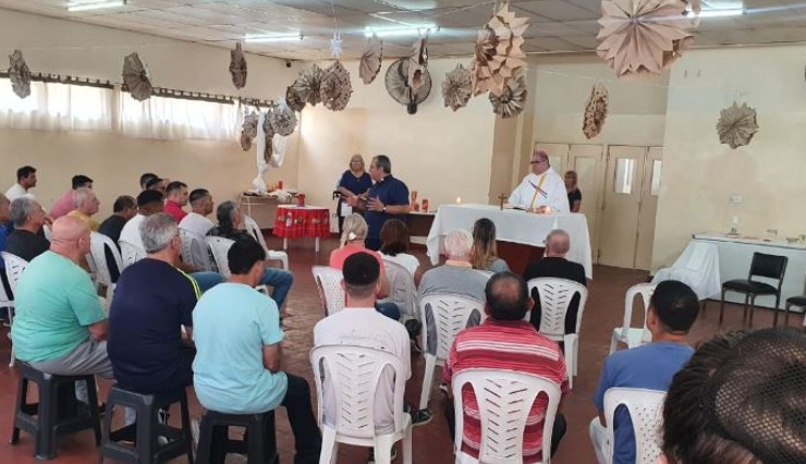 Mons. Buenanueva celebró la misa de Navidad en la Penitenciaría