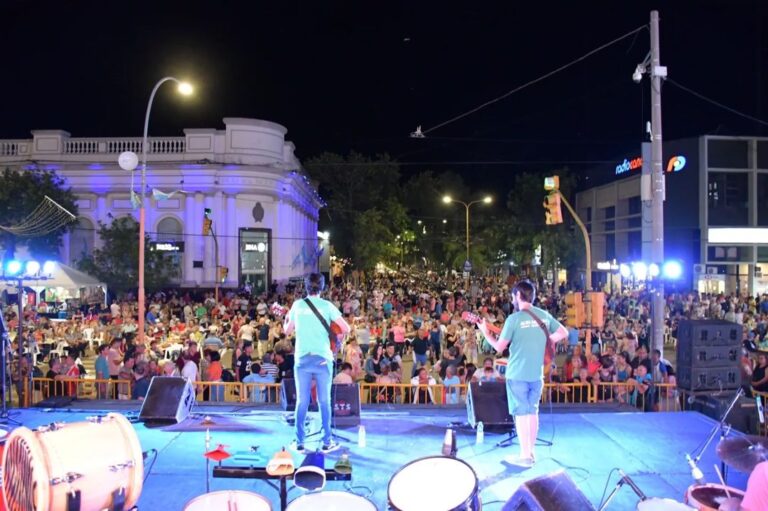 Se realizó la segunda noche de la Peatonal San Francisco 2024