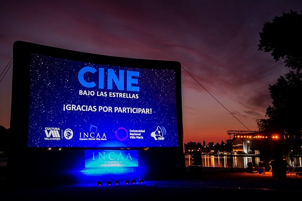 Cine Bajo las Estrellas
