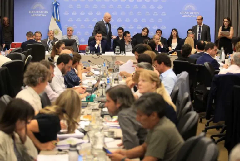 El Gobierno oficializó la prórroga de sesiones extraordinarias hasta el 15 de febrero