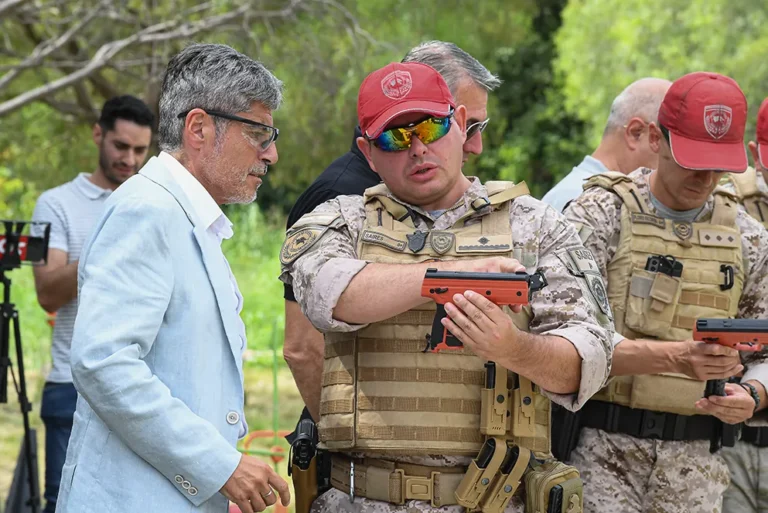 Seguridad: la Policía de Córdoba ya cuenta con 5.000 armas de letalidad reducida Byrna