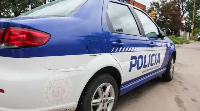 Detuvieron a un hombre que peleó con otro y lo agredió con un cuchillo
