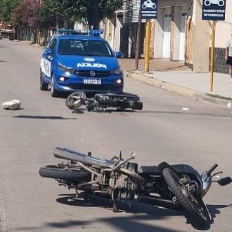 Dos heridos tras el choque de dos motos