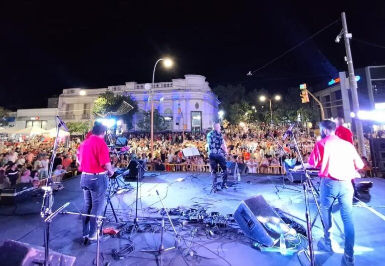Se realizó la sexta noche de la Peatonal San Francisco