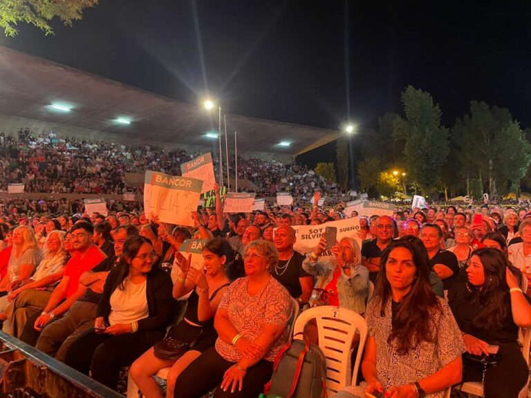Gran marco de público en la segunda noche del festival de la Buena Mesa