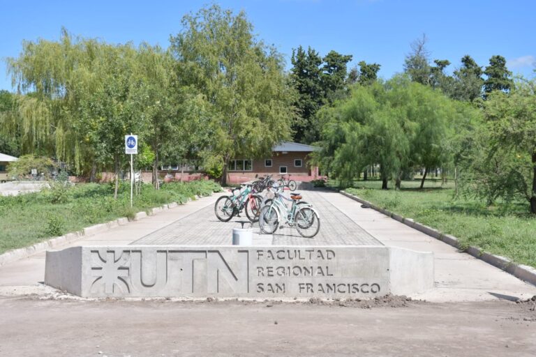 Avanza a buen ritmo la obra del Estacionamiento Sectorizado en el Campus Universitario de la UTN