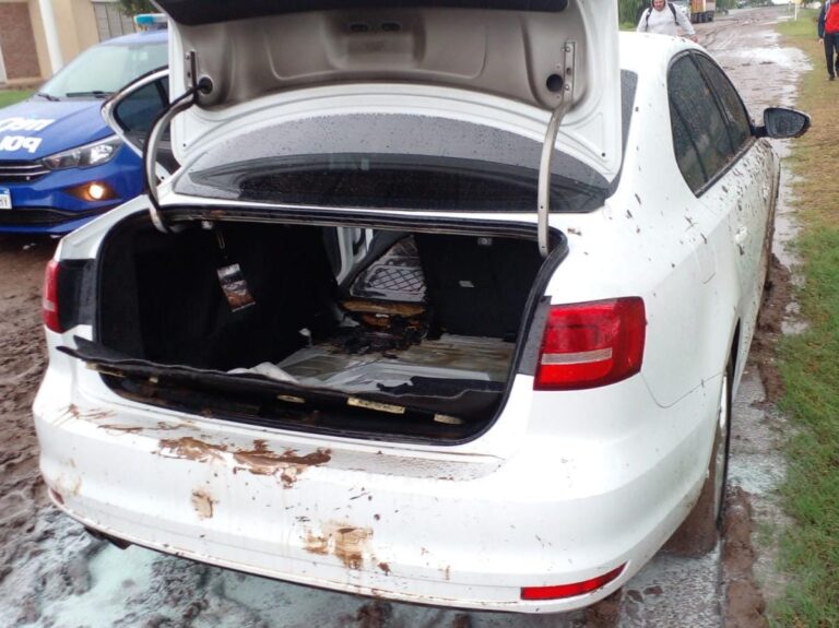 Porteña: Se incendió un automóvil por un problema en el escape