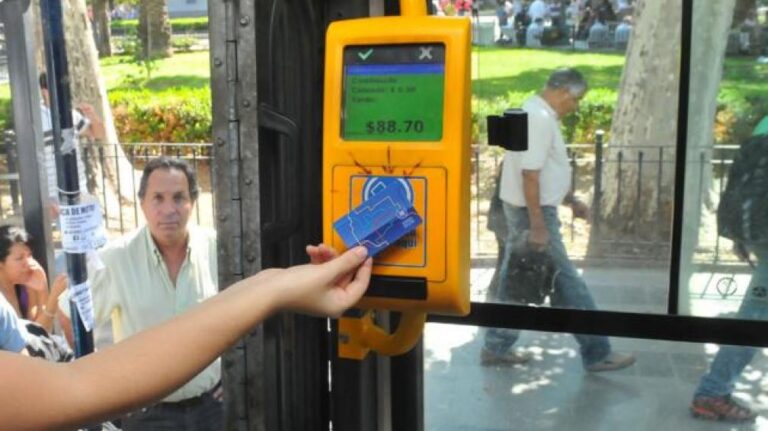 Córdoba: desde este sábado el boleto del transporte urbano cuesta 700 pesos