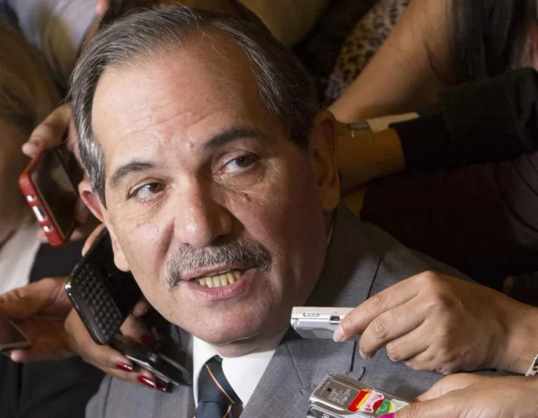 El juicio a Alperovich continúa este lunes y declaran familiares y amigas de la denunciante