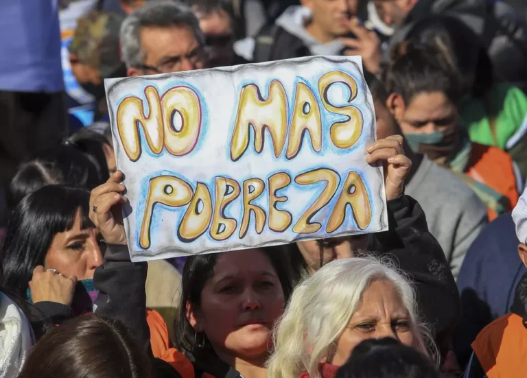 Nación fijó el Salario Mínimo de febrero en $180.000, muy por debajo del reclamado por los gremios