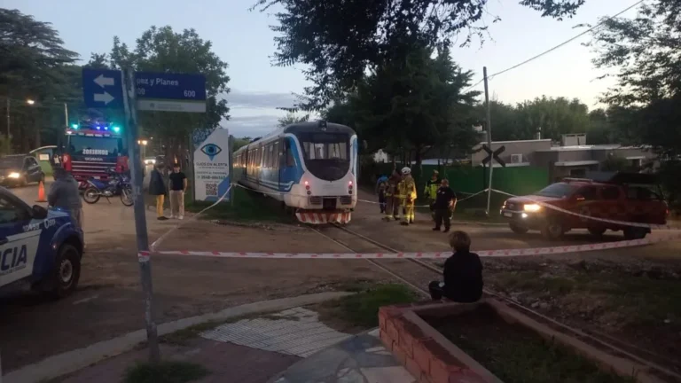 Huerta Grande: formación del Tren de las Sierras chocó a un automóvil, que se había parado