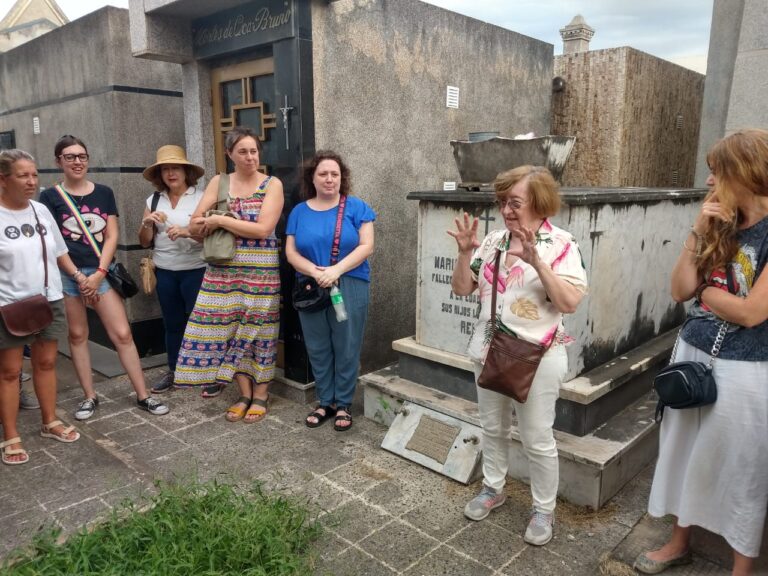 Paseo Cultural “A la par” – Mujeres que hicieron historia