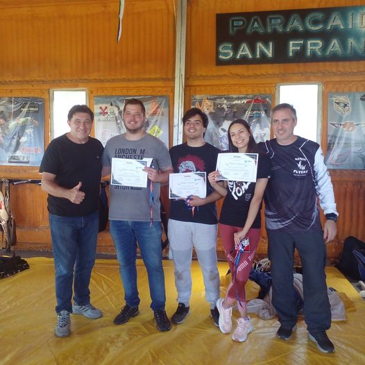 Nuevo grupo de paracaidistas se suma al Aeroclub San Francisco