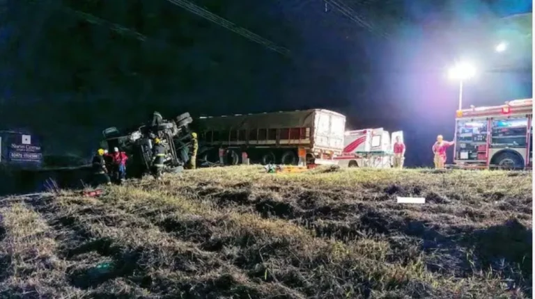 Murió un hombre a bordo de automóvil tras impactar contra un camión en las afueras de Marcos Juárez