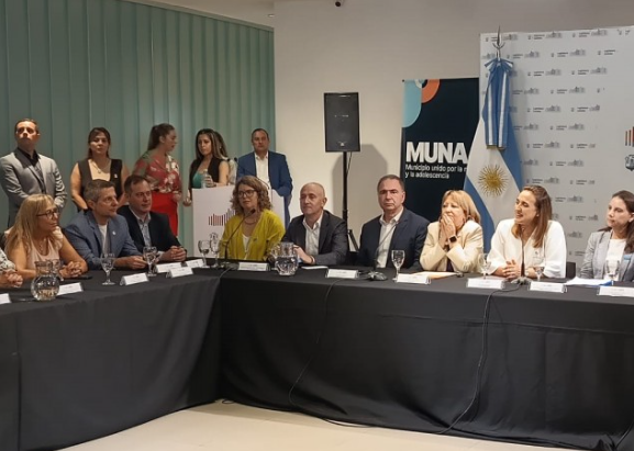 MUNA: Compromiso Municipal por la Infancia y Juventud con la participación de Bernarte