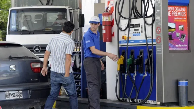 Desde el 1° de abril, los combustibles del país aumentarán cerca de un 5%