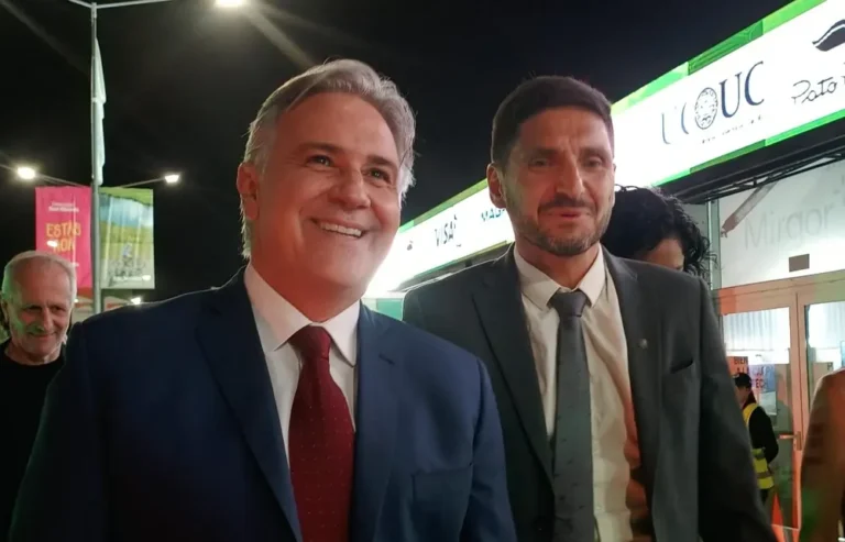 Desde ExpoAgro, Llaryora reiteró el pedido para que se eliminen las retenciones al campo.