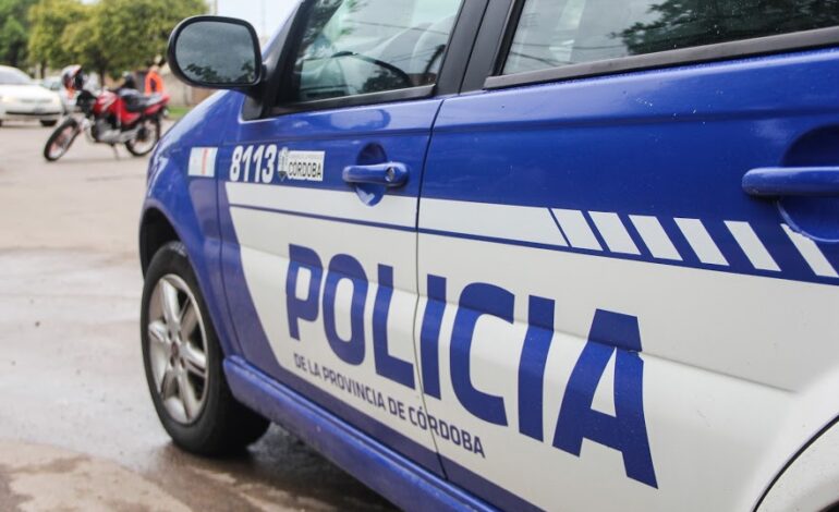  Córdoba: un jóven intentó robar una vivienda pero la dueña volvió y alertó a la policía