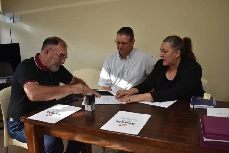Frontera firmó convenios para mejorar las infraestructuras y la seguridad de la localidad