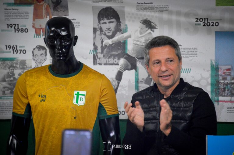 Sportivo Belgrano celebró su aniversario y presentó su nueva indumentaria