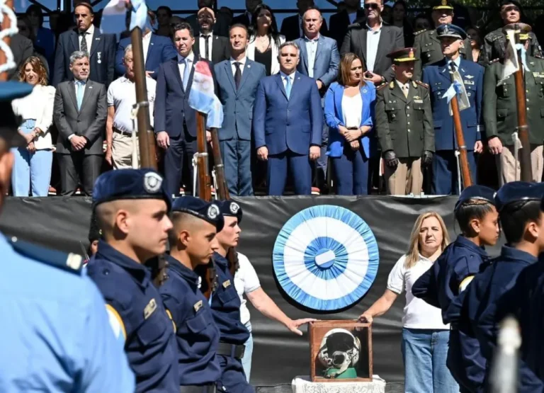 El gobernador Martín Llaryora encabezó en Oliva el acto central por Malvinas