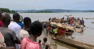 Al menos 58 muertos al hundirse una barcaza en un río en República Centroafricana