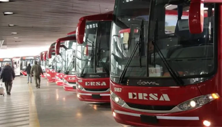 Choferes de transporte interurbano de Ersa cobraron sus sueldos y levantaron el paro