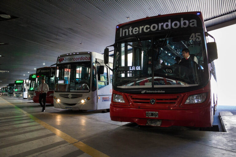 Tras las asambleas, se normaliza el servicio de interurbanos: por su parte, Ersa ya levantó el paro