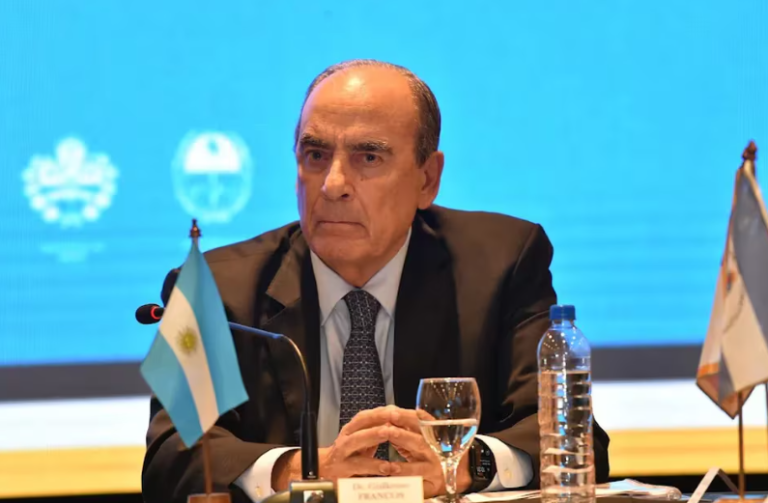 Guillermo Francos: “Los sectores populares sufren un ajuste como todos los argentinos”
