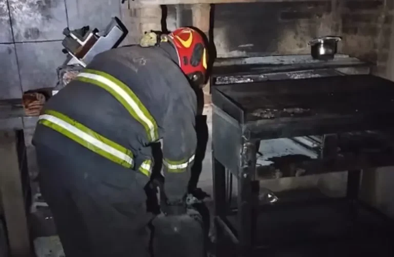 Un joven de 18 años está en grave estado tras la explosión de una garrafa en una rotisería