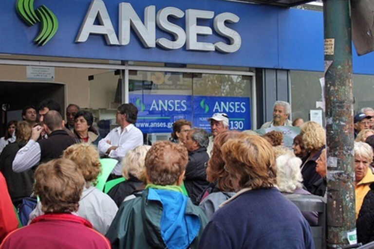 Anses definió cuándo se completa el pago a jubilados que cobran la mínima