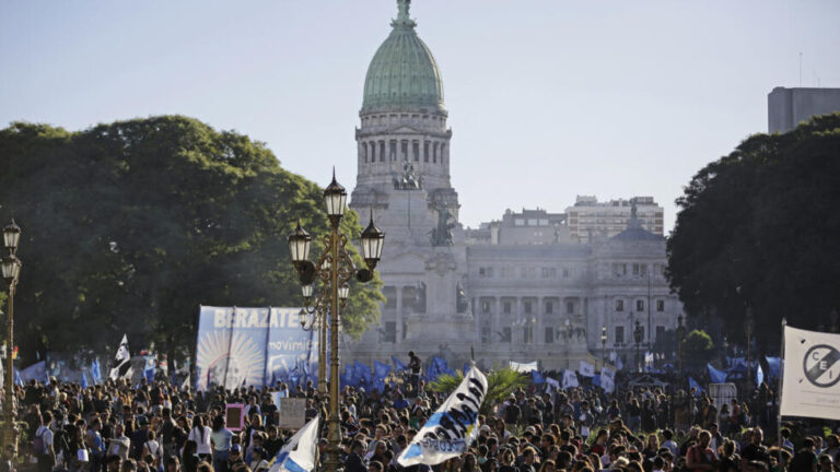 El Frente Sindical de Universidades Nacionales convocó a un paro el 23 de mayo