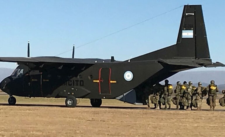  Un sargento del Ejército murió en Córdoba porque no se abrió su paracaídas y cayó al vacío