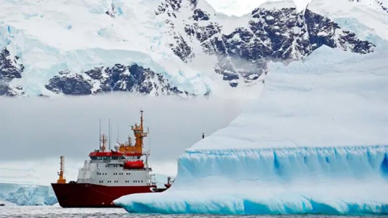Aseguran que Rusia descubrió una mega reserva de petróleo en una zona de la Antártida que reclama la Argentina