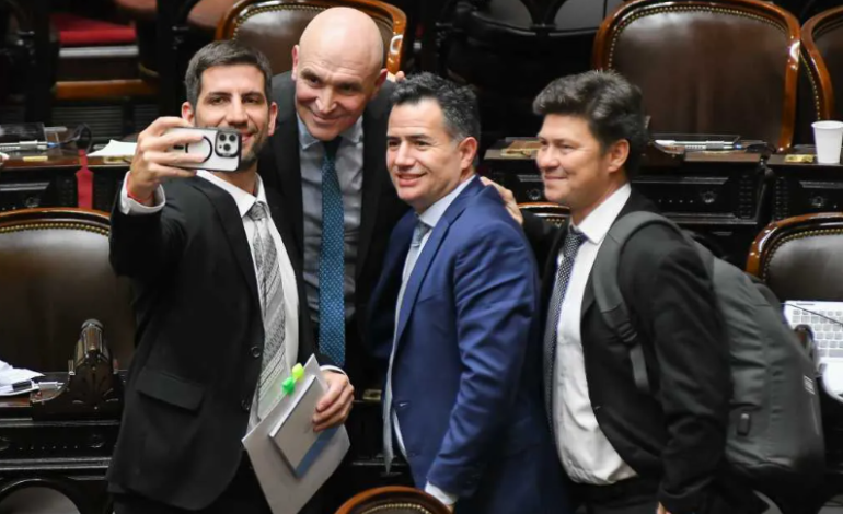  Con la sanción en Diputados de la Ley Bases, Milei obtuvo su primera victoria parlamentaria