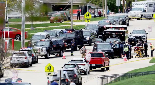 La policía mató a un estudiante armado en una escuela secundaria en Wisconsin