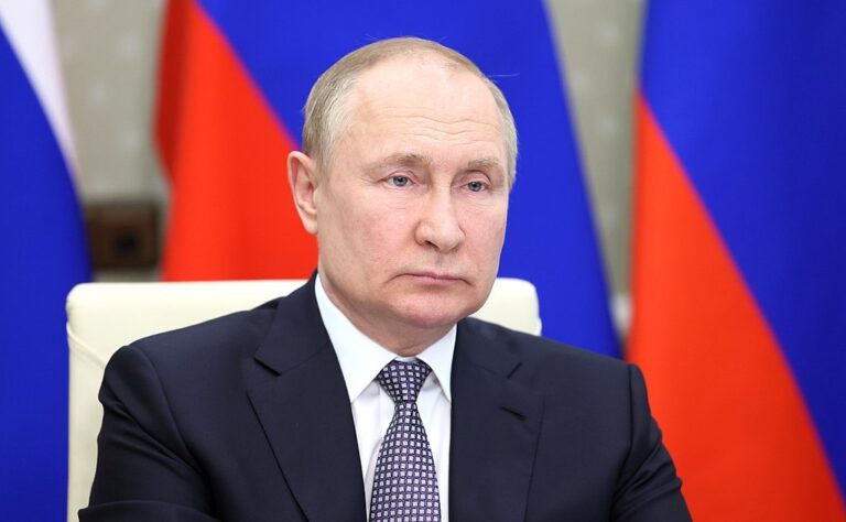 Reorganización Estratégica: Vladímir Putin Remodela su Gabinete de Defensa