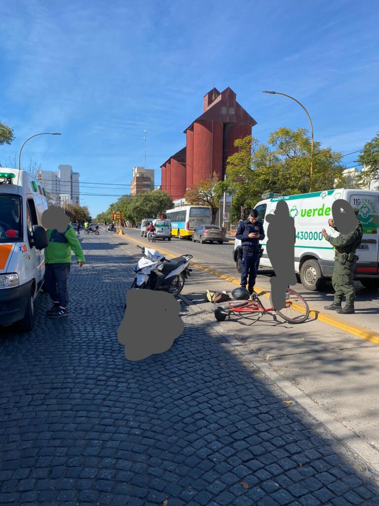 Accidente en el centro de la ciudad dejó a un ciclista con heridas graves