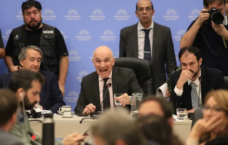 La oposición se une para aliviarles el ajuste a los jubilados