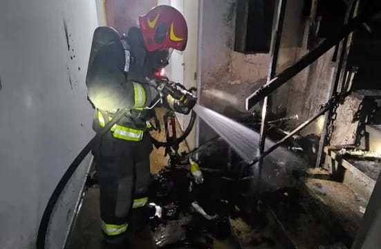 Un hombre inició un incendio tras pelearse con su compañero de departamento