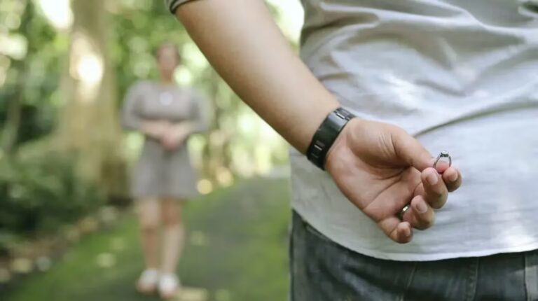 Una pareja mató a su hija de 18 años después de que se negara a casarse con su primo